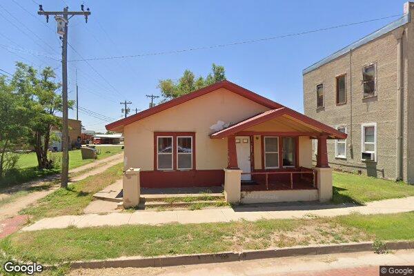 705 W Grover St, Floydada, TX 79235